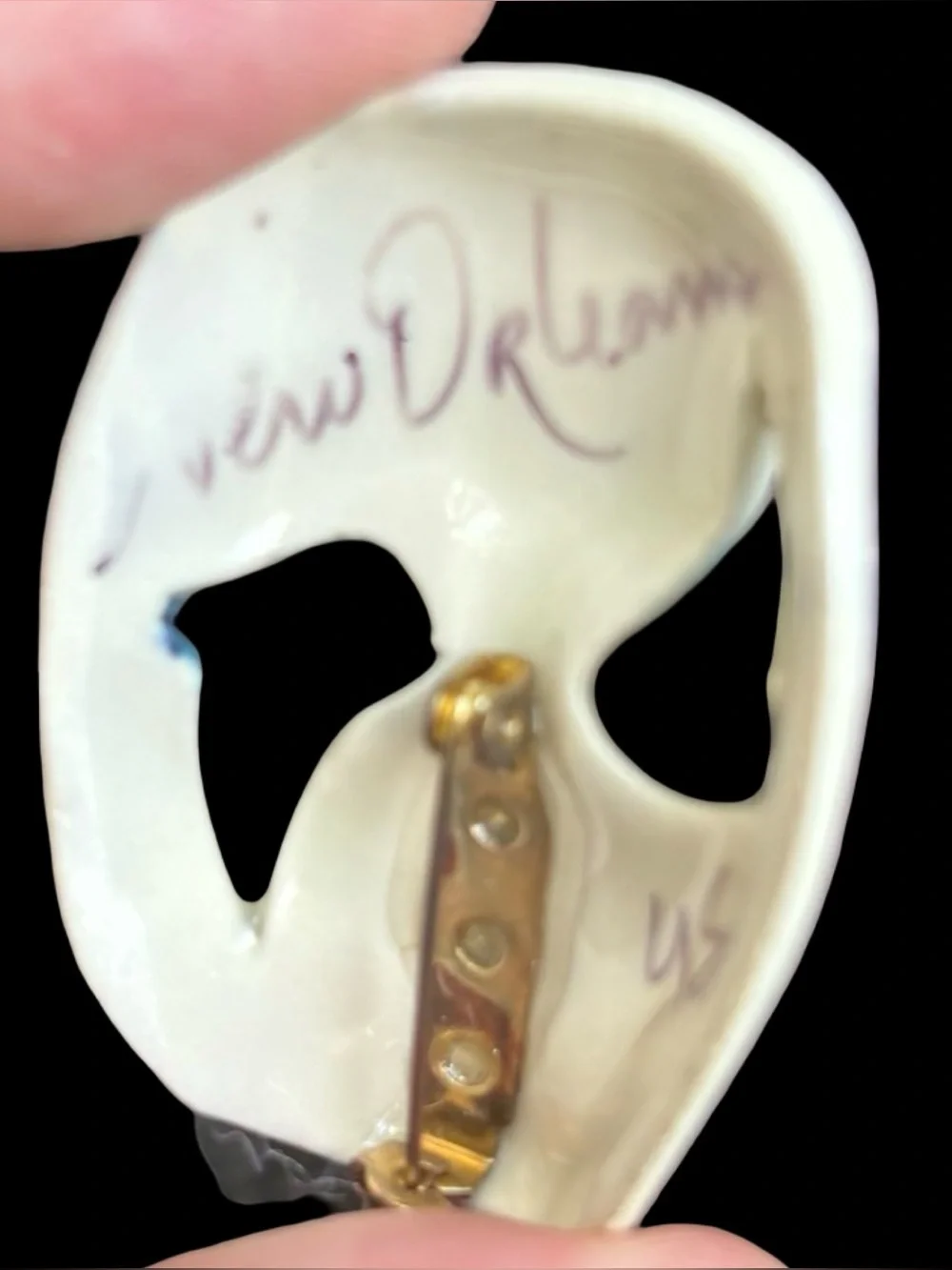 Vintage Yolanda Simone New Orleans Ceramic Mask Brooch Signed YS 2